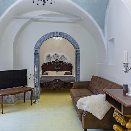Apartman Charlotte V Dome So Studnou Na Streche Banska Stiavnica Ngoại thất bức ảnh