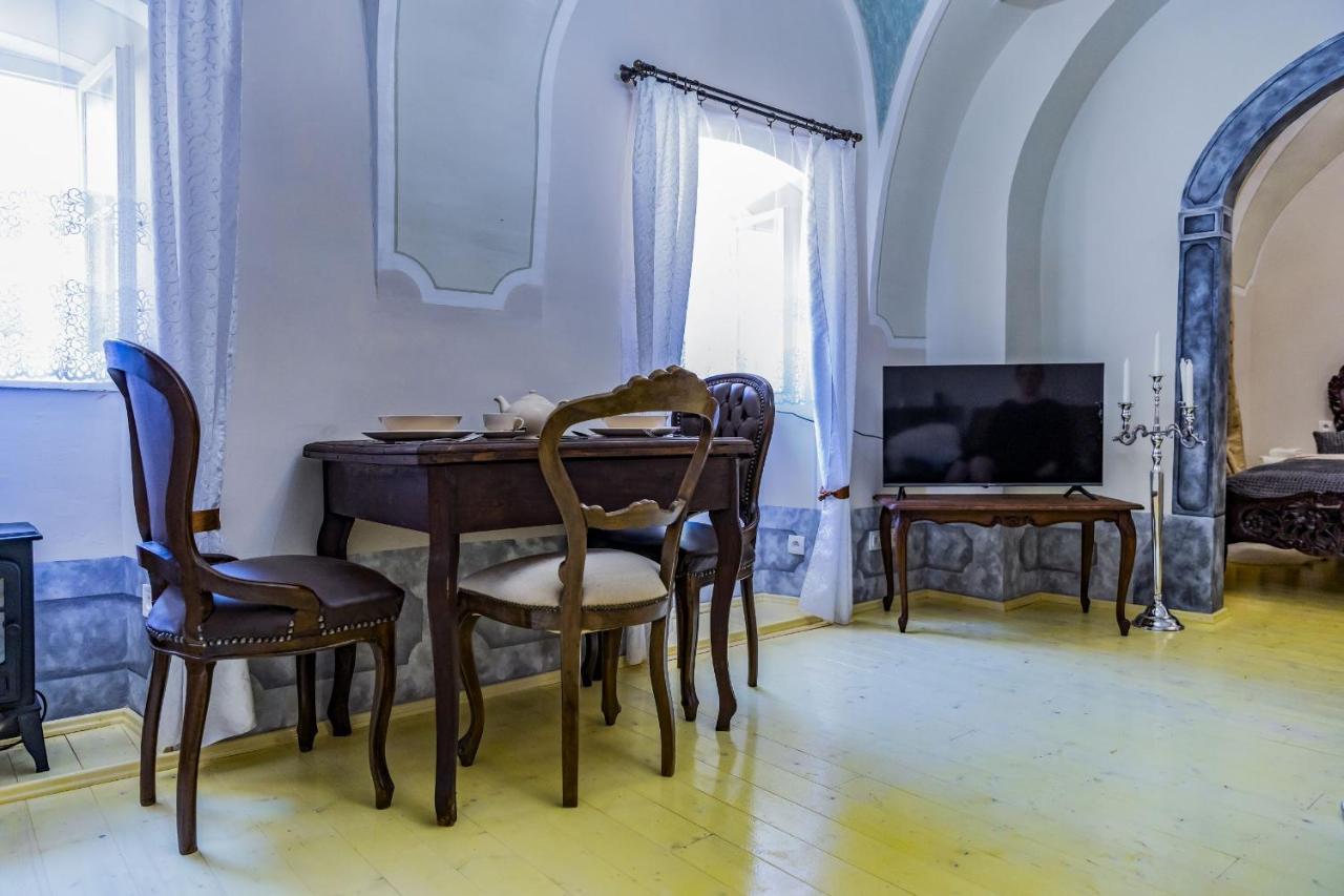 Apartman Charlotte V Dome So Studnou Na Streche Banska Stiavnica Ngoại thất bức ảnh