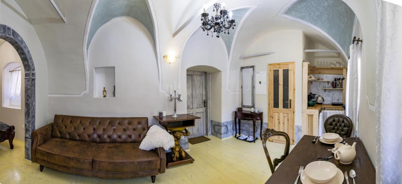 Apartman Charlotte V Dome So Studnou Na Streche Banska Stiavnica Ngoại thất bức ảnh