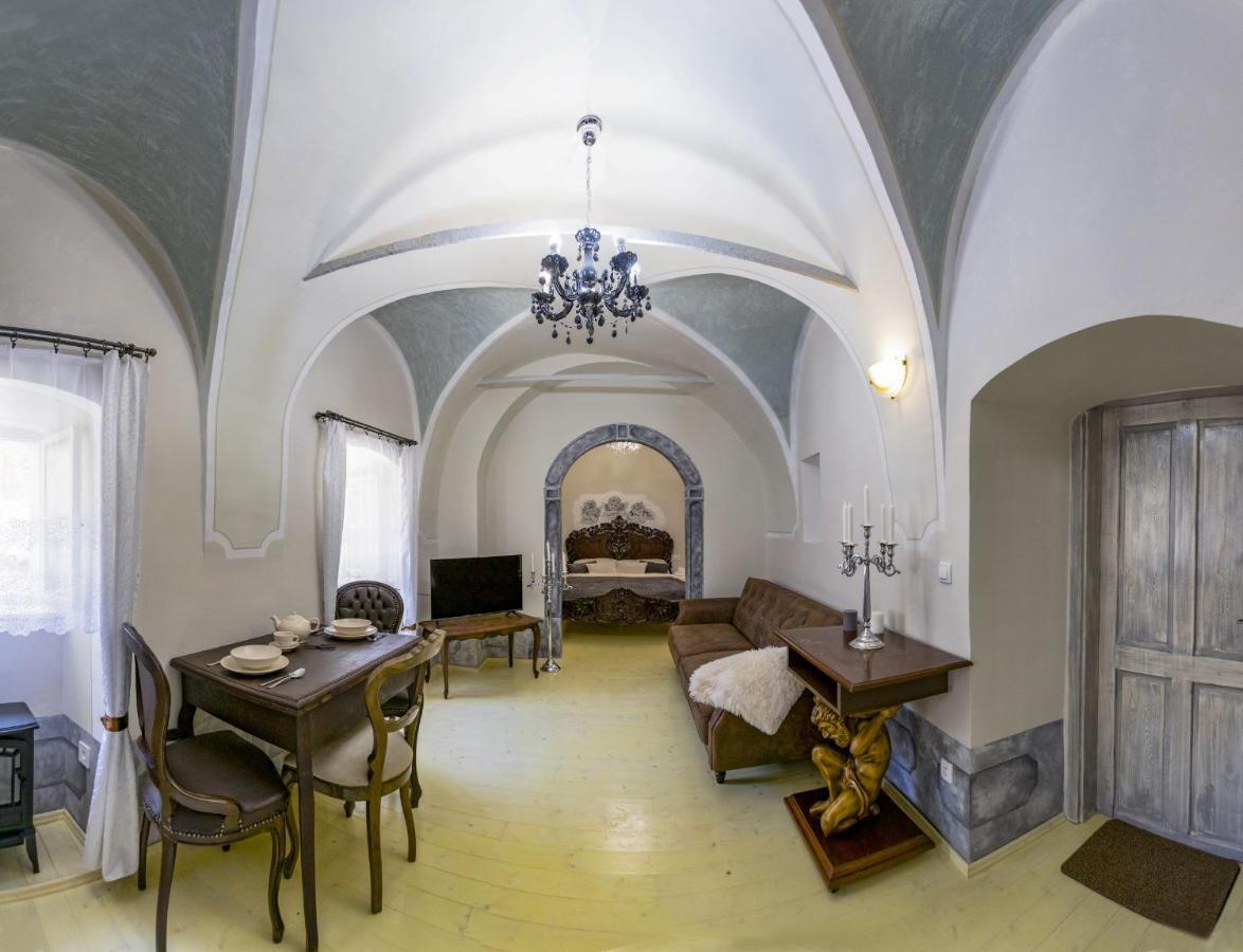 Apartman Charlotte V Dome So Studnou Na Streche Banska Stiavnica Ngoại thất bức ảnh
