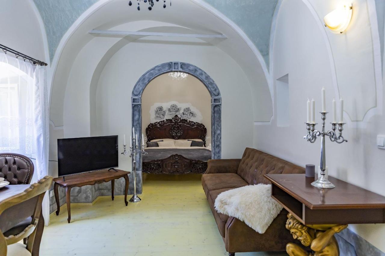 Apartman Charlotte V Dome So Studnou Na Streche Banska Stiavnica Ngoại thất bức ảnh