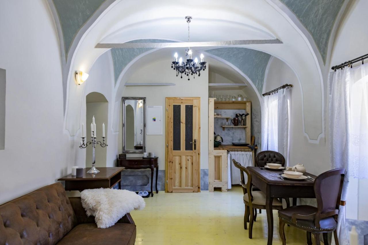 Apartman Charlotte V Dome So Studnou Na Streche Banska Stiavnica Ngoại thất bức ảnh
