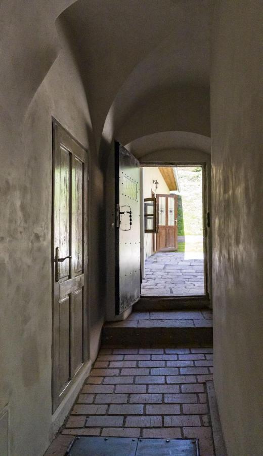 Apartman Charlotte V Dome So Studnou Na Streche Banska Stiavnica Ngoại thất bức ảnh